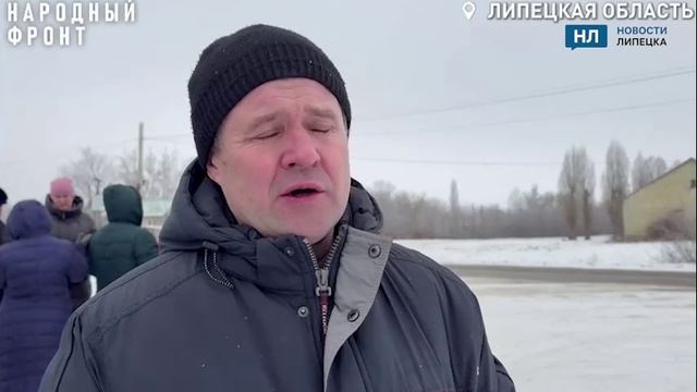 Дети ходят по дороге с риском для жизни из-за отсутствия тротуаров