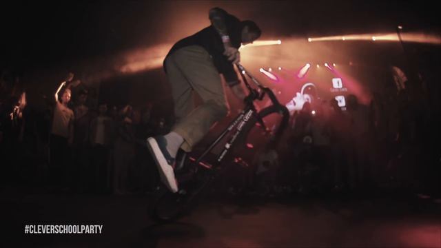 CLEVER SCHOOL PARTY - YOYO PALAIS DE TOKYO I