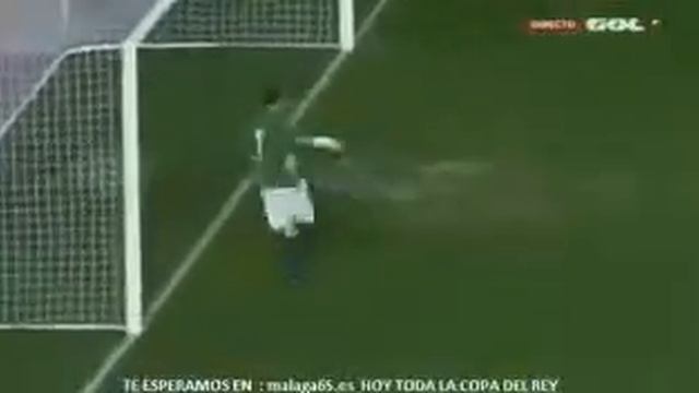 Невероятный гол с центра поля