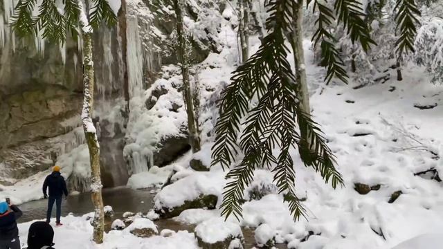 Крым.  Замерший водопад СУАТКАН. Бахчисарайский район. #крым #водопад