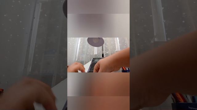Как сделать бумажный самолётик.