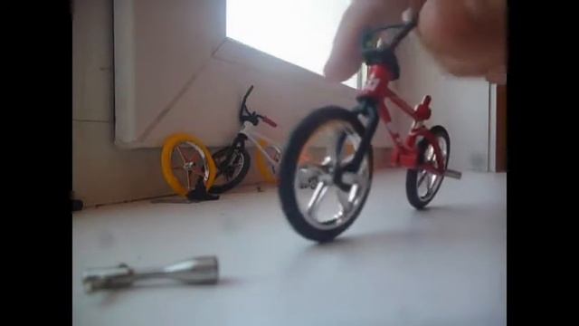 FingerBMX-Обучение трюкам