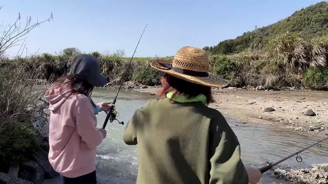 軽トラ幌の休日 のんびり花見と釣り行く。アウトドアを快適に過ごす｜利便性と快適性｜EENOURのキャンプグッズを使う