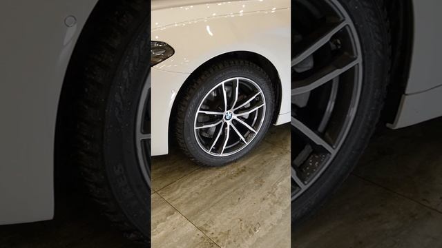 BMW 5 серии 2020 года.
