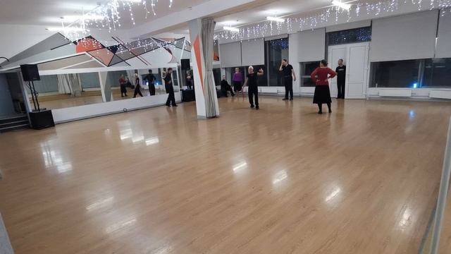 18 февраля. Фокстрот: Хитрые шаги назад. Дабл реверс? Схема фокстрота. Немного венского