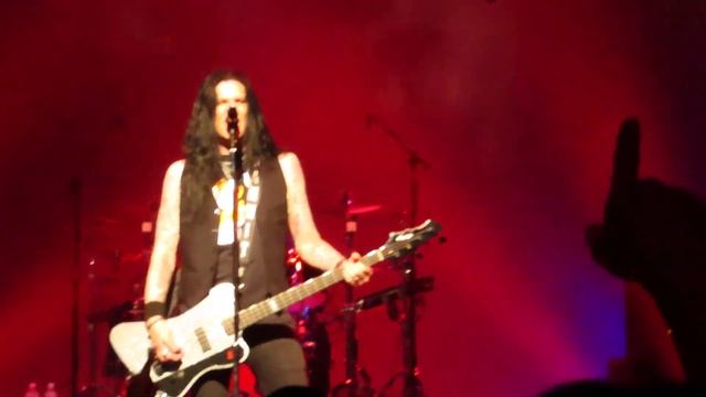 Bad Apples (Guns N' Roses cover) - Slash feat. Myles Kennedy & the Conspirators (Osaka, Japan 2024)