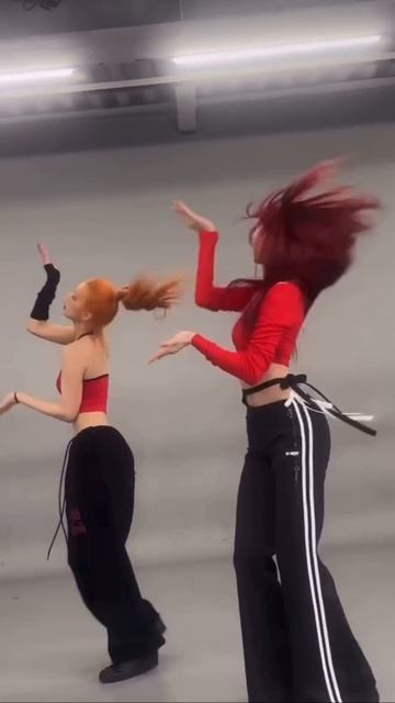 Yeji Yuna Itzy Vampire