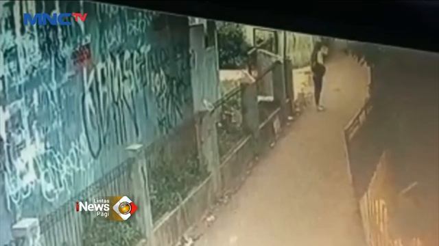 CCTV Rekam Wanita Jadi Korban Begal Payudara di Cipayung, Jaktim #LIP 14/10