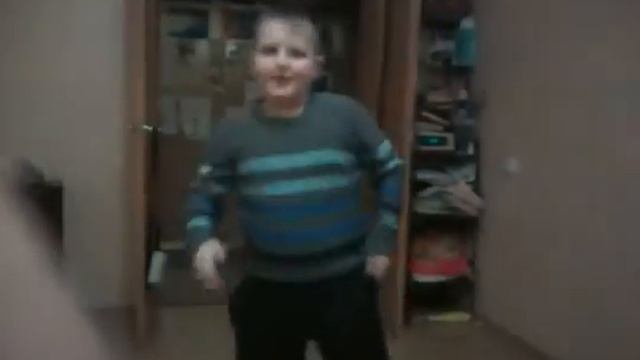 Пародия 5 минут назад|украл айфон в подъезде