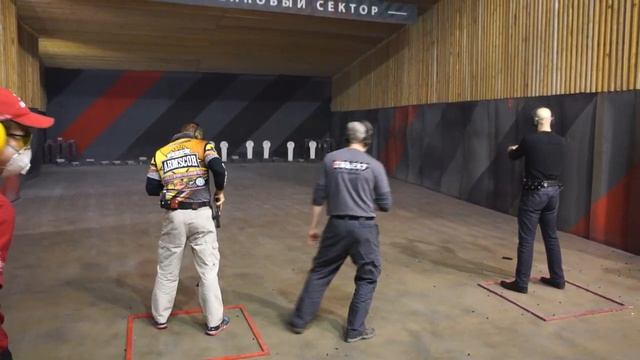 IPSC. Eric Grauffel at the Shootoff match 16.11.2012. First round.