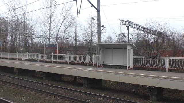 Электровоз ВЛ15-025 с грузовым поездом
