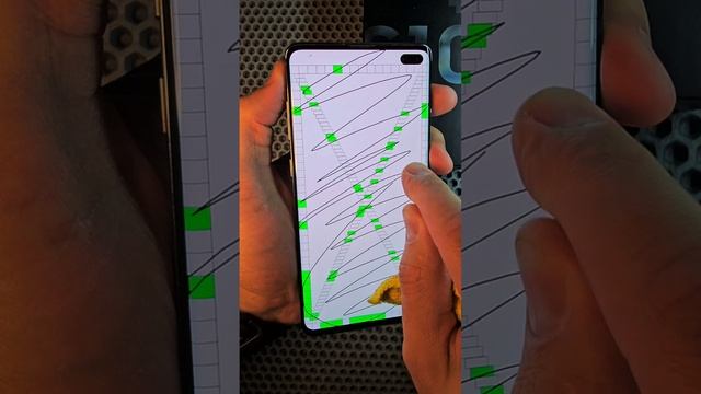 Разбит.  Samsung Galaxy s10+ 128gb