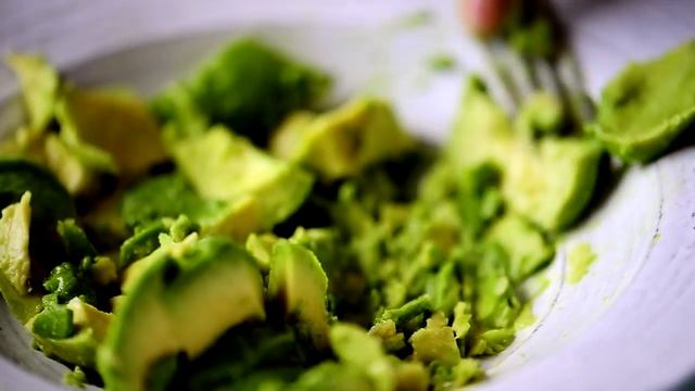 Organic Burst Chlorella and Avocado Dip with Deliciously Ella