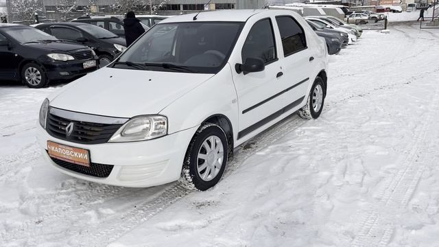 логан 2011 белый