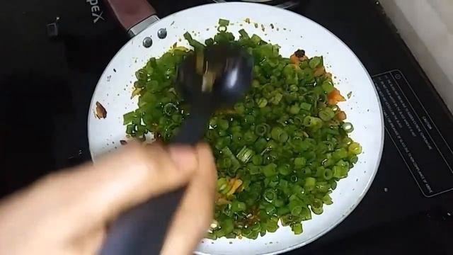 Simple Spring Onion Leaf And Egg Recipe/Spring Onion Thoran  Malayalam/VLOG-0013