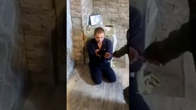Житель ДНР подконтрольной ВСУ пожаловался на отсутствие воды СБУ заставили есть землю и пить воду