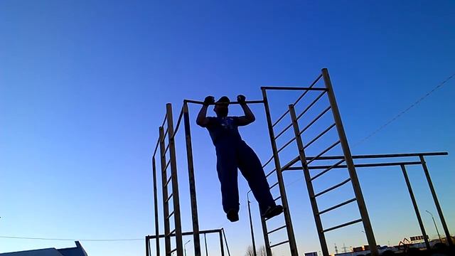 Slow muscle-up (False grip), медленный выход на две.