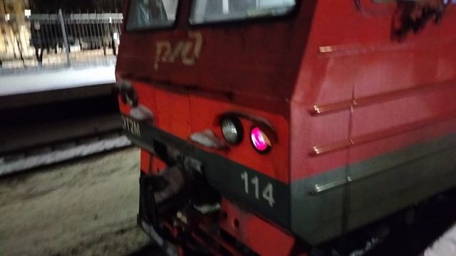 18 февраля 2025 г. Электропоезд ЭТ2М-114 Сообщением Шапки-Обухово Прибывает на станцию Колпино