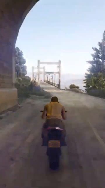 КАК ТАК😍 #прыжки #мотоцикл #гта #gta #прохождение #gtaonline #обзор #тревор #shorts