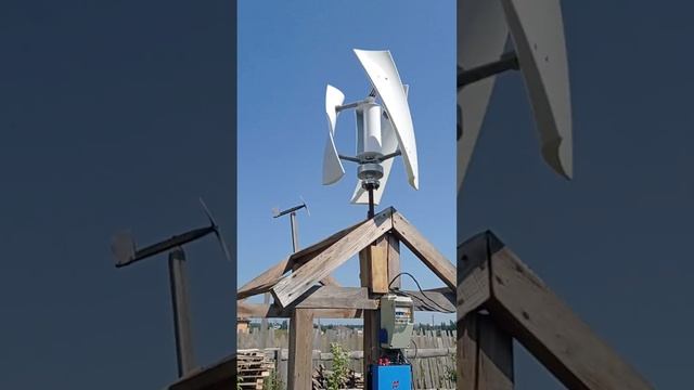 Smaraad X3 turbine real wind voltage output, first test. #windturbine