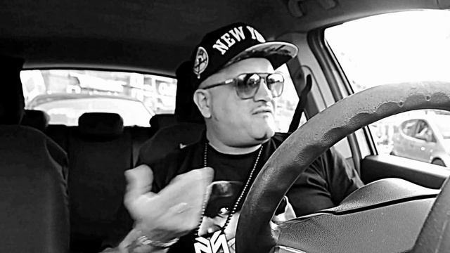 Guagliona Rap- Musica Enzo Casolaro ''ZoNe'' Testo Enrico Angrisano.
