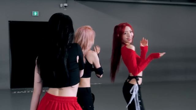 ITZY (있지) - 'Mr.Vampire' dance practice mirrored