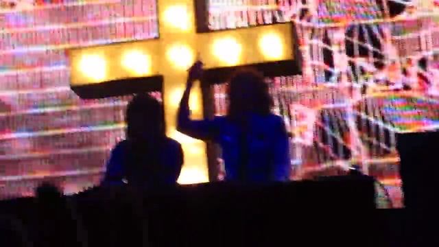 Justice - Phantom 2 - Live in LA @ Hard Haunted Mansion Halloween 2009 (Good Quality)