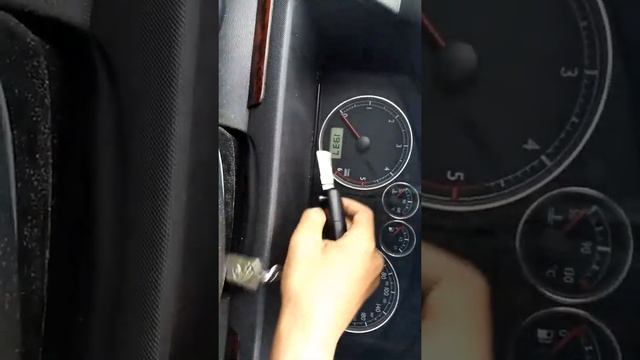 Como apagar a luz do service do vw sharan 2002