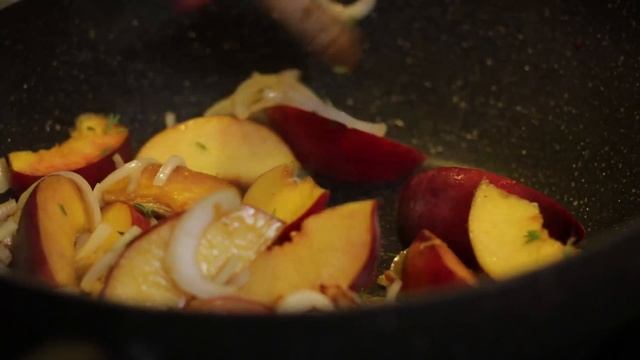 Летни пържоли с праскови