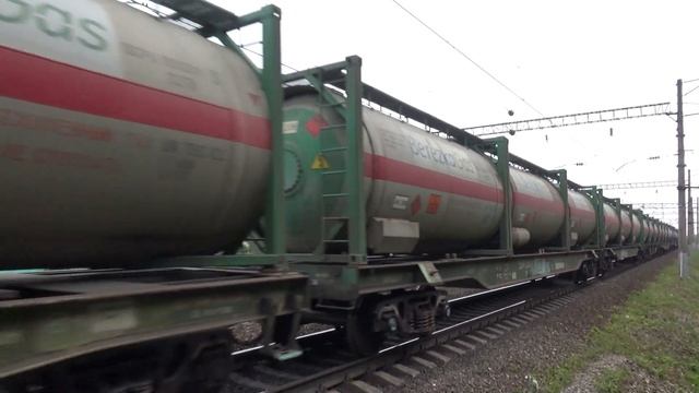 Электровоз ВЛ80С-296 с грузовым поездом