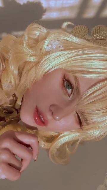 Aglaea from Honkai Star Rail 💛