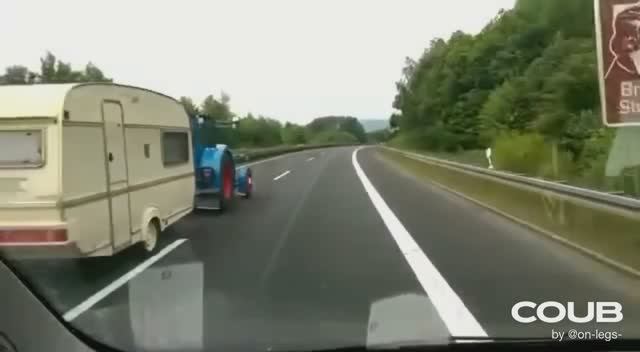 Синий трактор