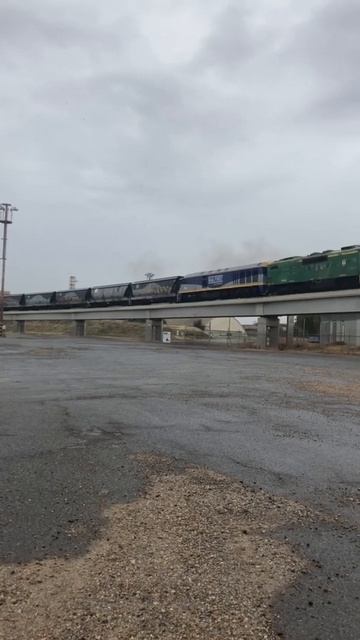 TRAINS AM22 Smoke billowing from OneRail 4152S at Port River Bridge EL51 Vintage GM46 EL63 18/11/21