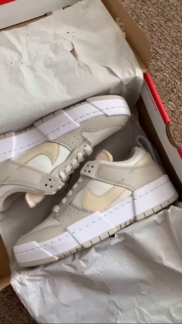 Nike Low Dunk Disrupt in Oatmeal