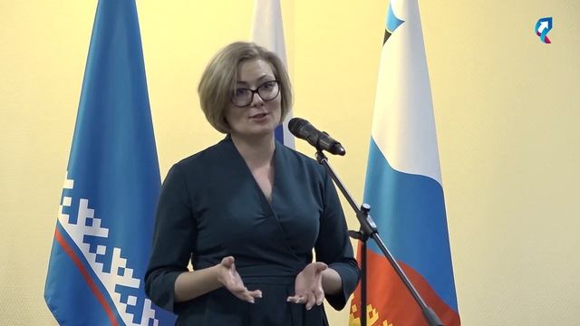 Работников избиркома Губкинского наградили в честь юбилея ТИК России