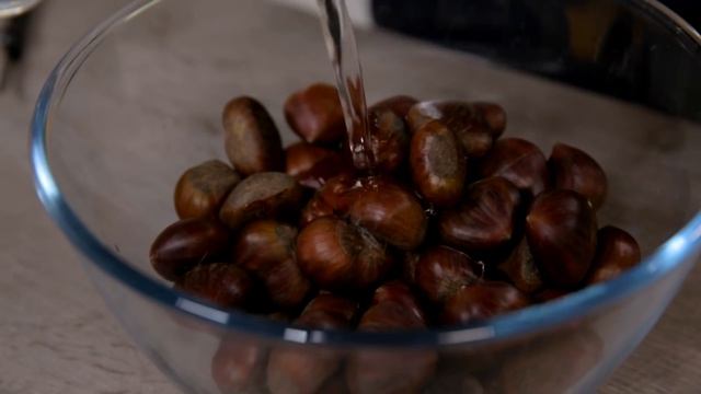 CASTAGNE AL FORNO: MORBIDE E FACILI DA SBUCCIARE