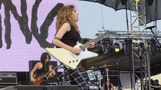 @TheWarning  - Queen of the Murder Scene (Dany's solo) -Tijuana, Mexico - Oct.15th, 2022