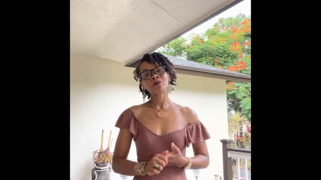 How I turned my old front porch into an inviting and welcoming space. #mylife#myjourney