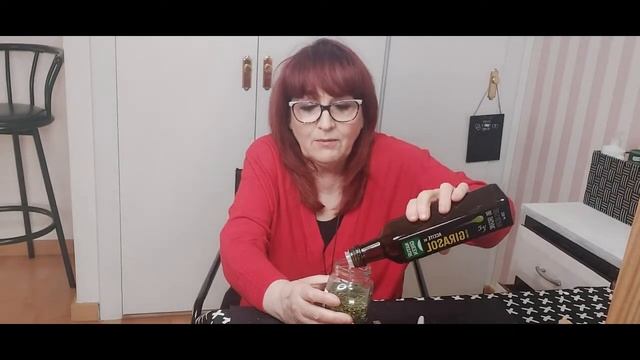 Cómo hacer aceite de Romero 🌿y Cola de Caballo🌱/ Regenera😍 tu piel 👩🦰y  haz crecer cabello💆♀️