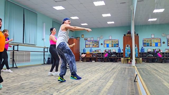 ZUMBA 🎶 Выходной -Тамерлан и Алена. Зажигательный танцевальные тренировки Зумба.
