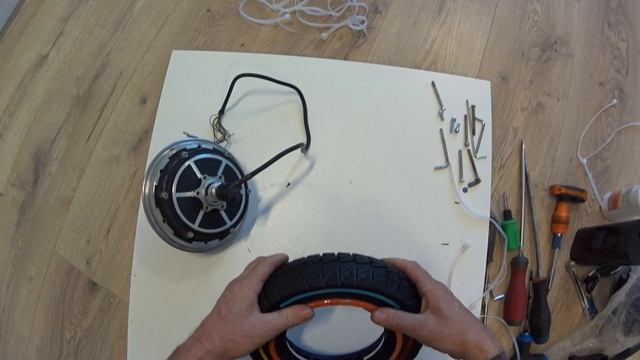 Забортовка литой покрышки электросамоката на разборный мотор на примере мотора Kugoo m4 pro