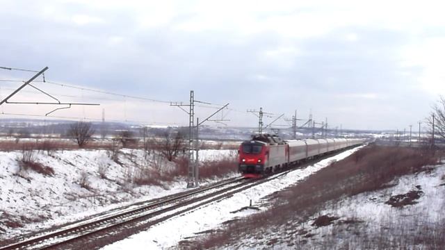 Электровоз ЭП20-004 с поездом № 11 Анапа-Москва