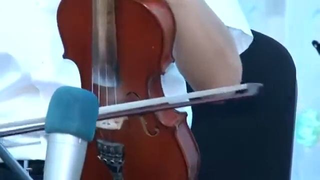 Oна