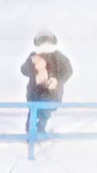 мой друг идёт за батонам