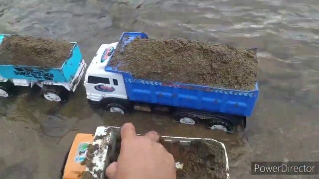 Membersihkan Mobil Truk Tayo Pasir Dan Menemukan Truk Molen, Excavator, Forklift, Mobil Pemadam
