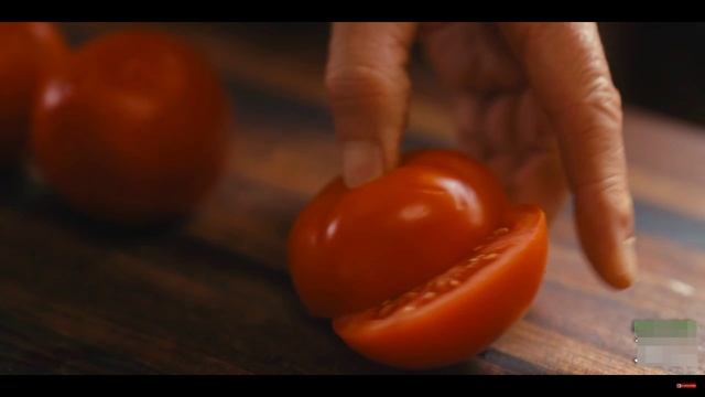 Куриные бедрышки маринованные в пряном йогурте