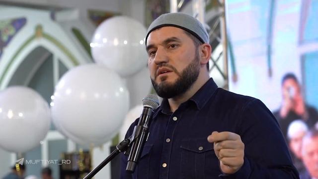 Молчи! Это ты презренный.  Мухаммад самый лучший.