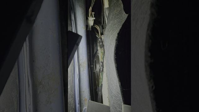 ниссан не работают концевеки дверей