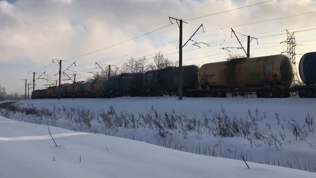 Электровоз ВЛ10К-1604/1394А с грузовым поездом