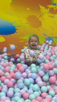 Аня на горке. Ноябрь 2024